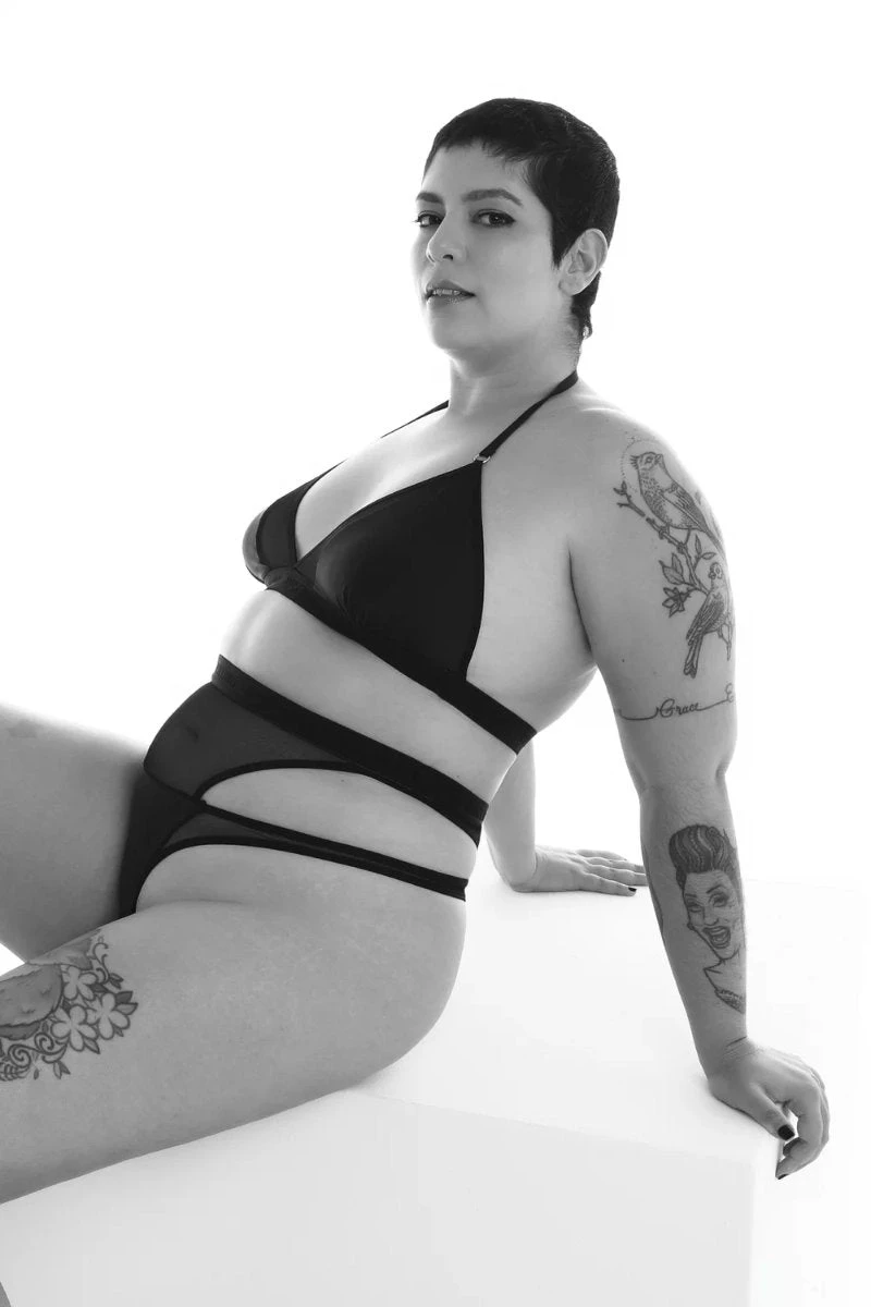 Rolling Linger Triangle Top - Black 4 Rolling Linger Triangle Top - Black - Image 4