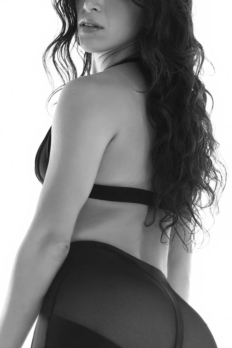 Rolling Linger Triangle Top - Black 2 Rolling Linger Triangle Top - Black - Image 2