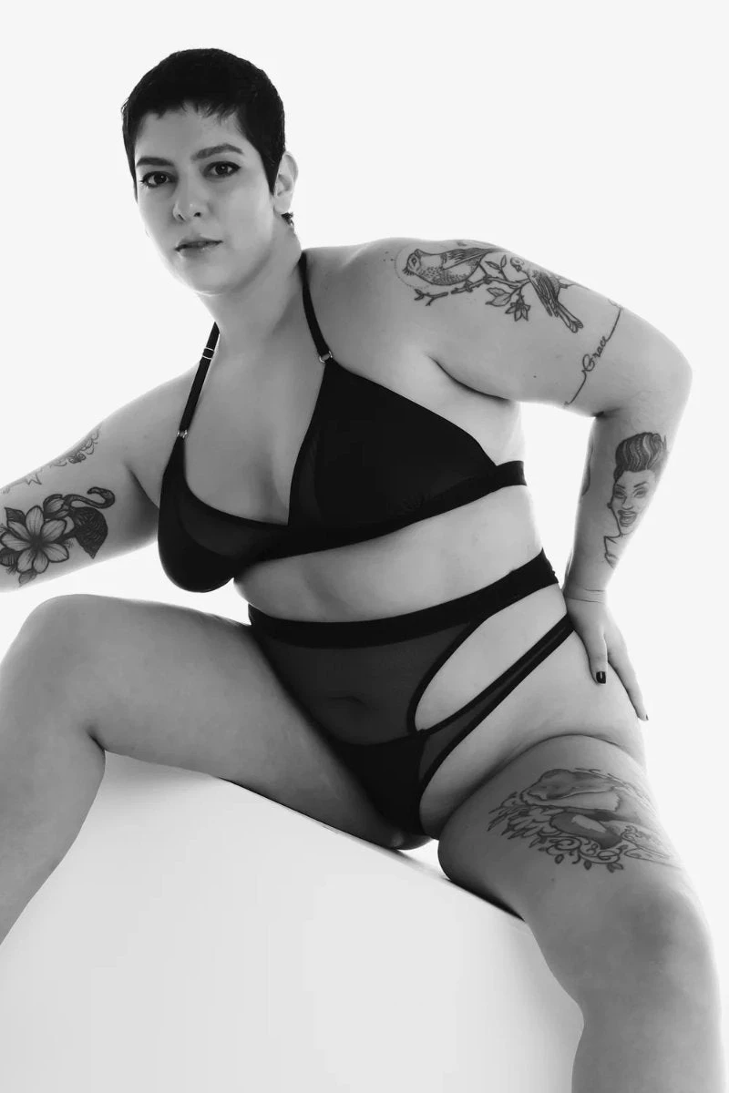 Rolling Linger Triangle Top - Black 3 Rolling Linger Triangle Top - Black - Image 3