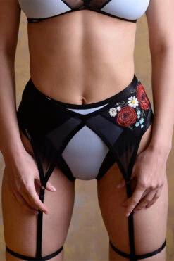 Queen Garter Belt - Peace -Pole Dance Clothing & Shoes Shop 2 69f3dcf0 547e 45f6 9150 9baf5057221c