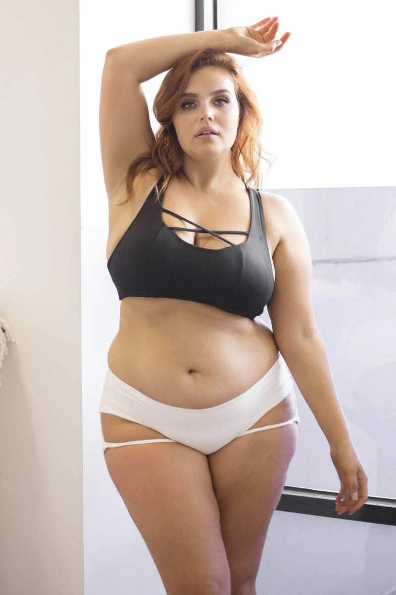 Lunalae Lure You Low-Rise Garter Shorts - White 7 Lunalae Lure You Low-Rise Garter Shorts - White - Image 7