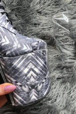 Hella Heels Classique Shoe Protector - Clear (Black Back) -Pole Dance Clothing & Shoes Shop exotiqueShoeProtector Clear3 1