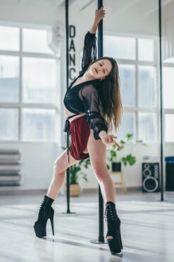 REV ACTIV Flow Shorts - Wine -Pole Dance Clothing & Shoes Shop revactiv dancetemple all malowanieswiatlem 026